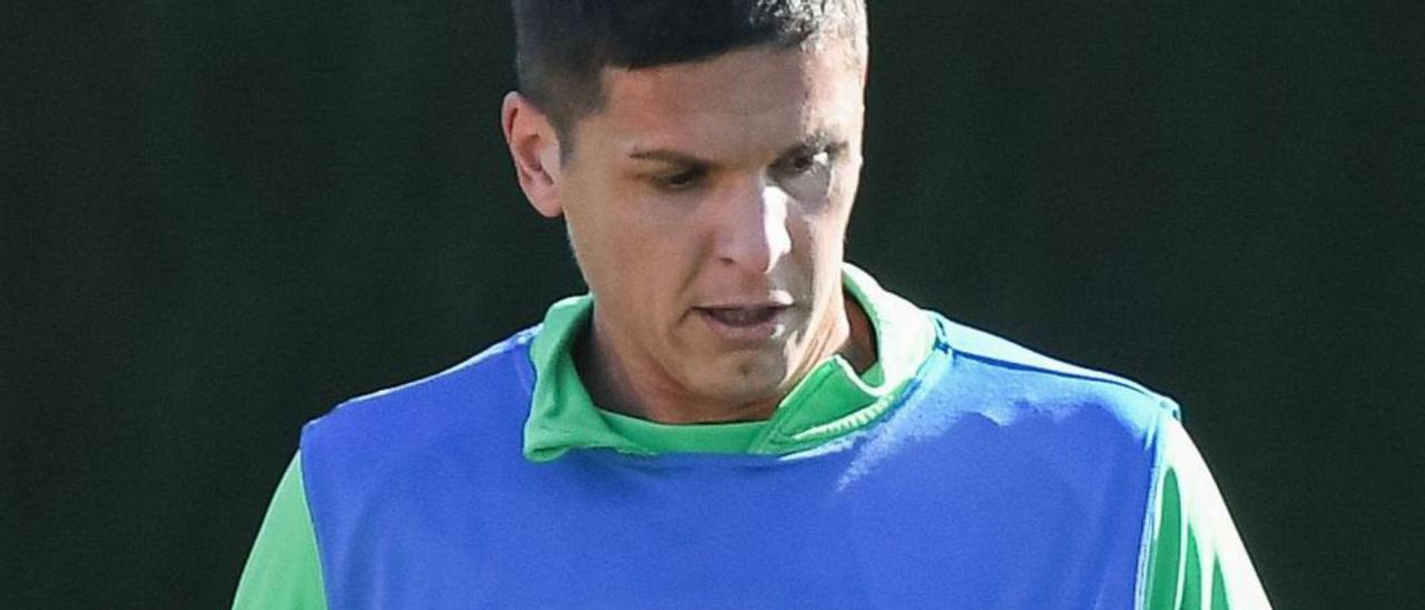 Guido Carrillo, ayer, en el entrenamiento en el Díez Iborra. | SONIA ARCOS/ECF