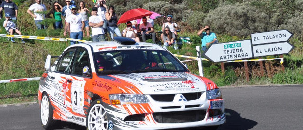 Aníbal Machín y Piti Ramos, EVO-VIII, ganadores de la prueba en la bajada de Aríñez.