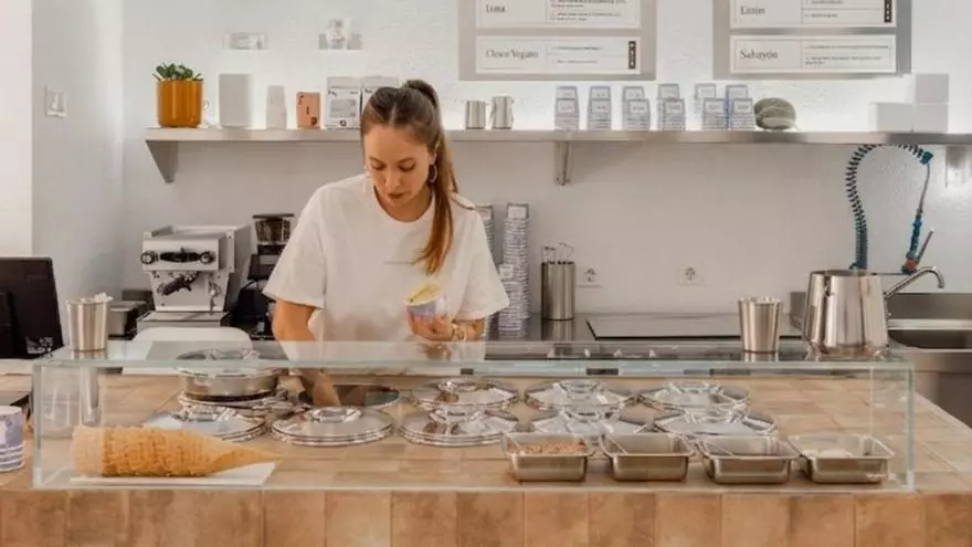 Latto, la nueva heladería argentina que conquista Chamberí y vende hasta 800 kilos de helado artesanal en su primer mes
