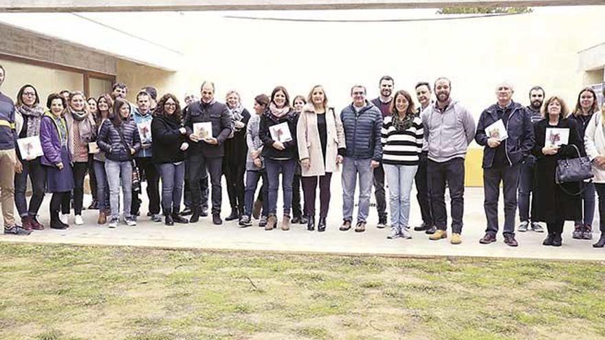 A la presentación asistieron la teniente de alcalde de Cohesión Social e Igualdad, Nati Francés, y la regidora de Medio Ambiente, Francisca Muñoz