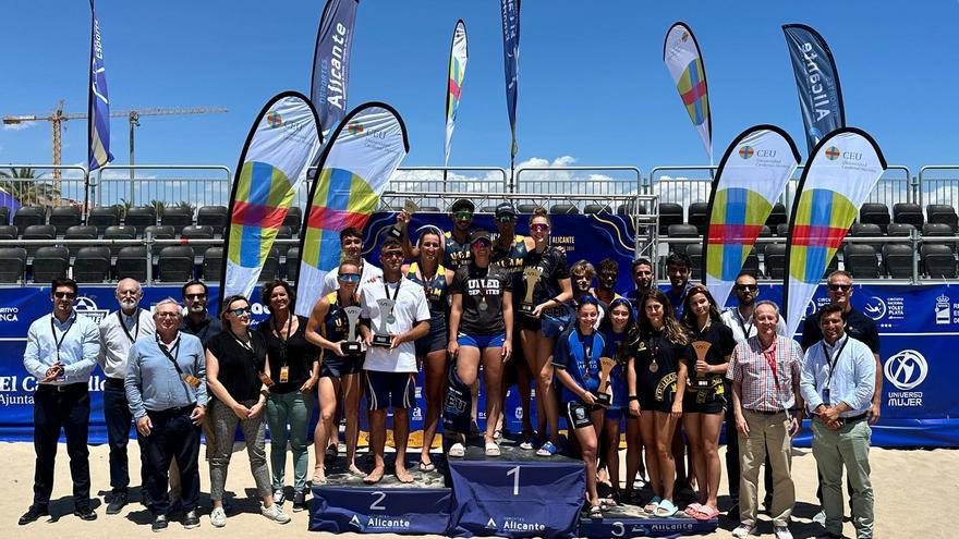 La playa de Muchavista acoge la IV edición del Campeonato Universitario de vóley playa