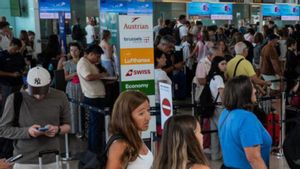 Cues a l’aeroport del Prat. | ZOWY VOETEN