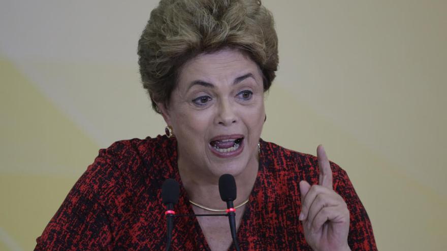 Continúa adelante el juicio político a Dilma Rousseff