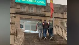 Detenido por una grave imprudencia que causó el fuego con tres brigadistas heridos y casas destruidas