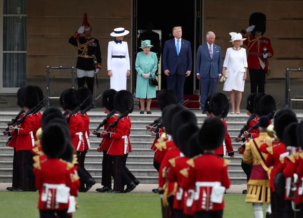 Isabel II recibe a Trump en el Palacio de Buckingh