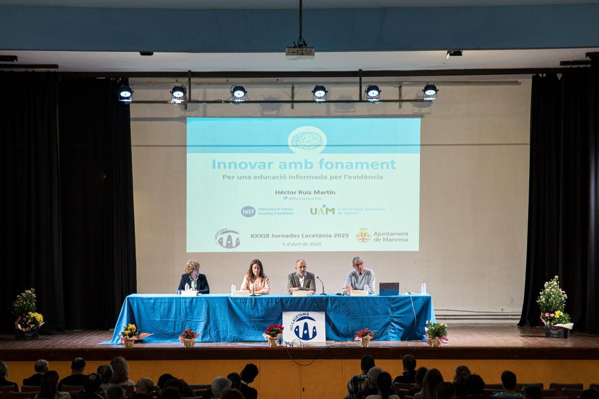 MANRESA . INSTITUT LACETANIA . INAUGURACIO JORNADES LACETANIA SOBRE EDUCACIO