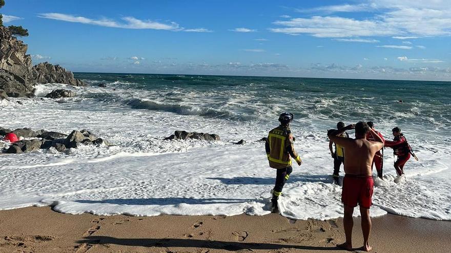 Rescaten un banyista de 52 anys en una cala de Tossa de Mar