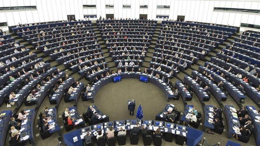 Bruselas presentará en &quot;semanas&quot; una nueva propuesta para evitar abusos por el fin del &#039;roaming&#039;