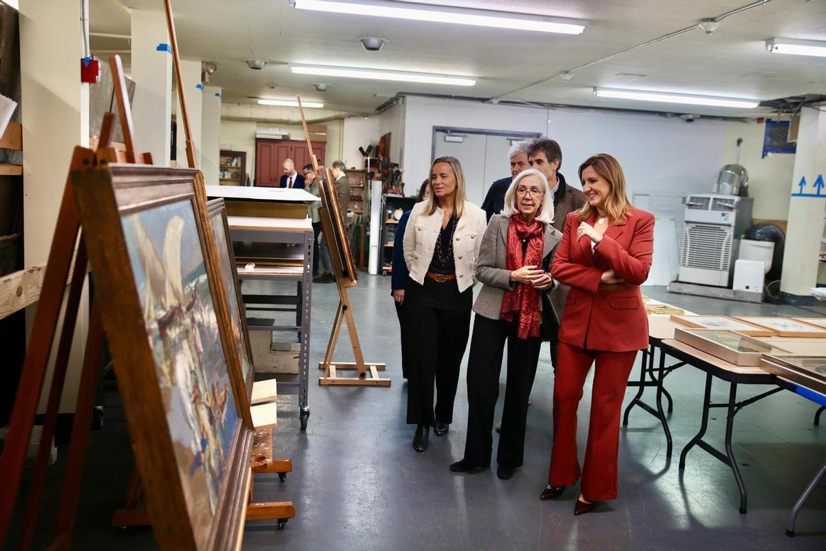 María José Catalá y Blanca Pons-Sorolla en la sede de la Hispanic Society.