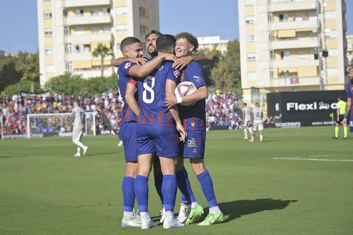 Eldense-Castellón: El Eldense sale malherido del vendaval (2-3)