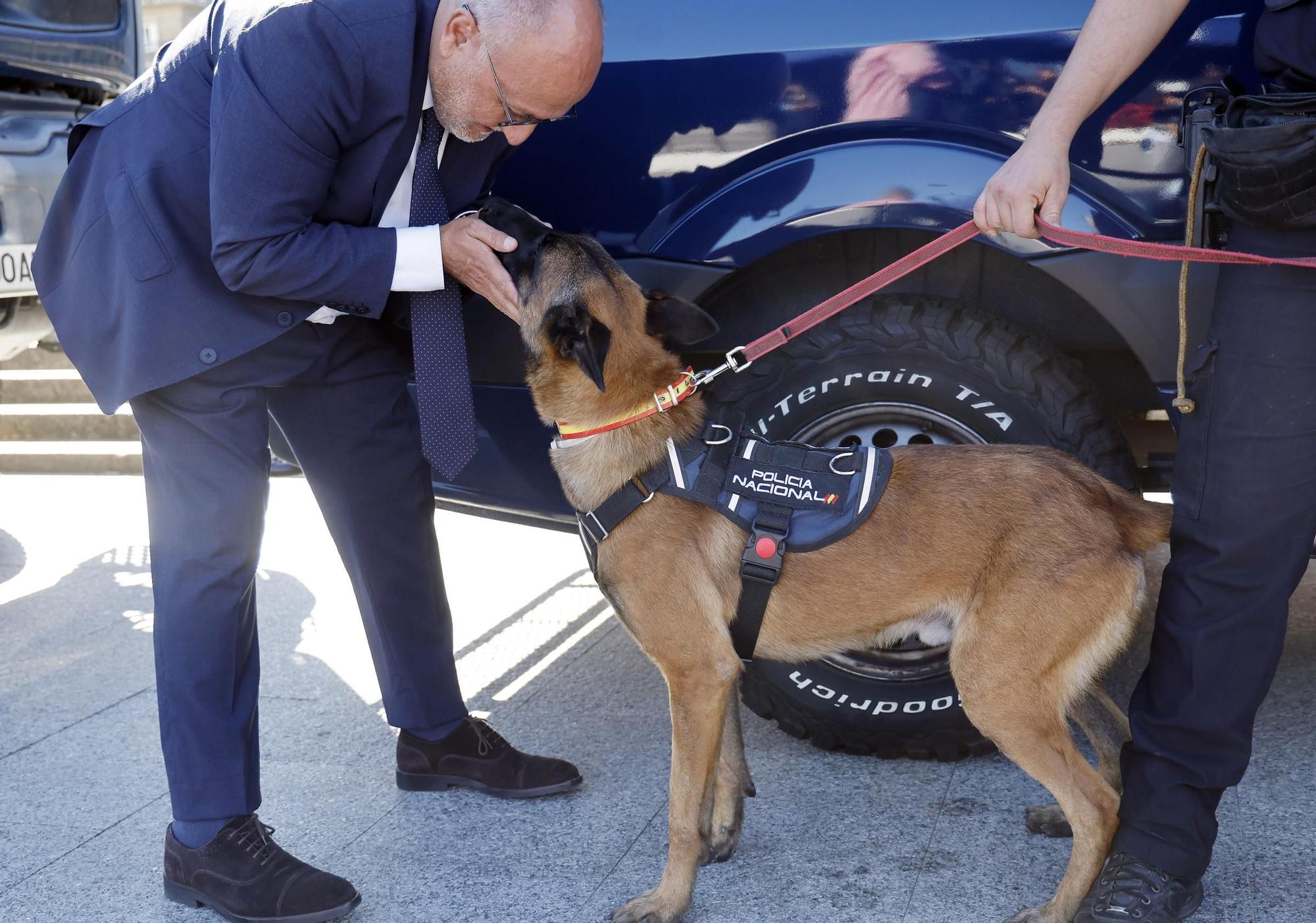 Vigo inaugura con la "Exposición de Medios" las celebraciones del Día de la Policía Nacional