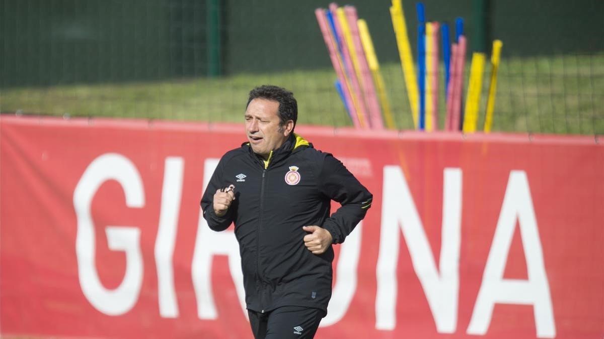 Eusebio Sacristán, en un entrenamiento del Girona.