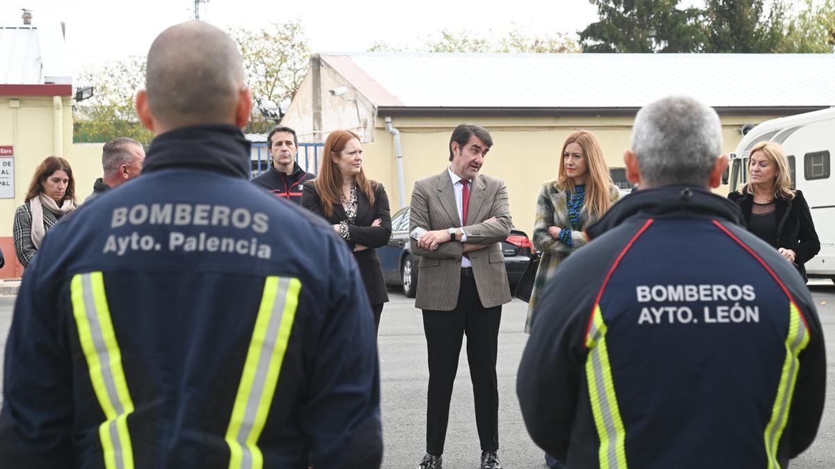 El consejero de Medio Ambiente, Vivienda y Ordenación del Territorio, Juan Carlos Suárez-Quiñones, inaugura el curso de formación &#039;Técnicas de seguridad e intervención básicas en rescate y salvamento en ríos, riadas e inundaciones para bomberos de Castilla y León&#039;