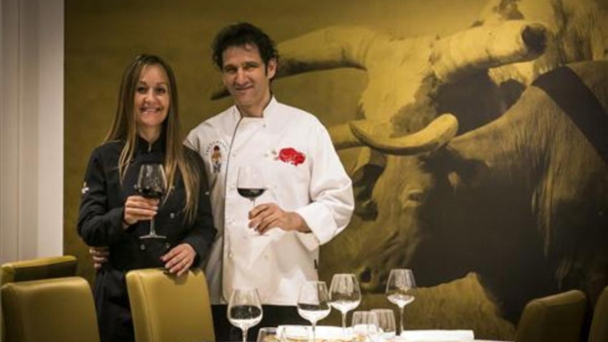 Paqui Esteban y Rafa Martínez, en el nuevo comedor de Can Xurrades. Foto: Joan Puig