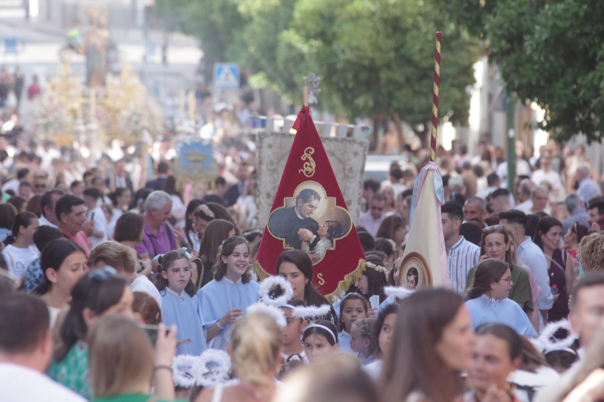 Salida procesional de María Auxiliadora por Capuchinos en 2025