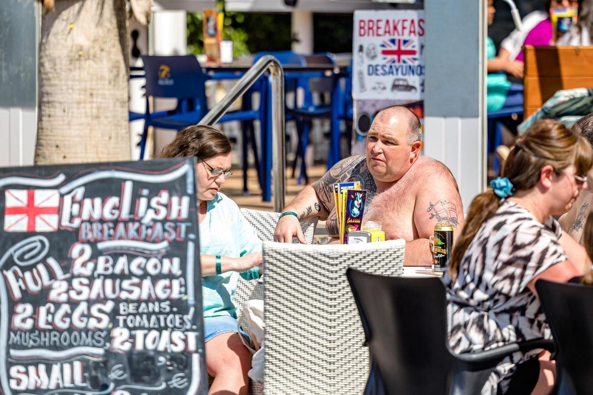 Llegada masiva de turistas el Jueves Santo a Benidorm