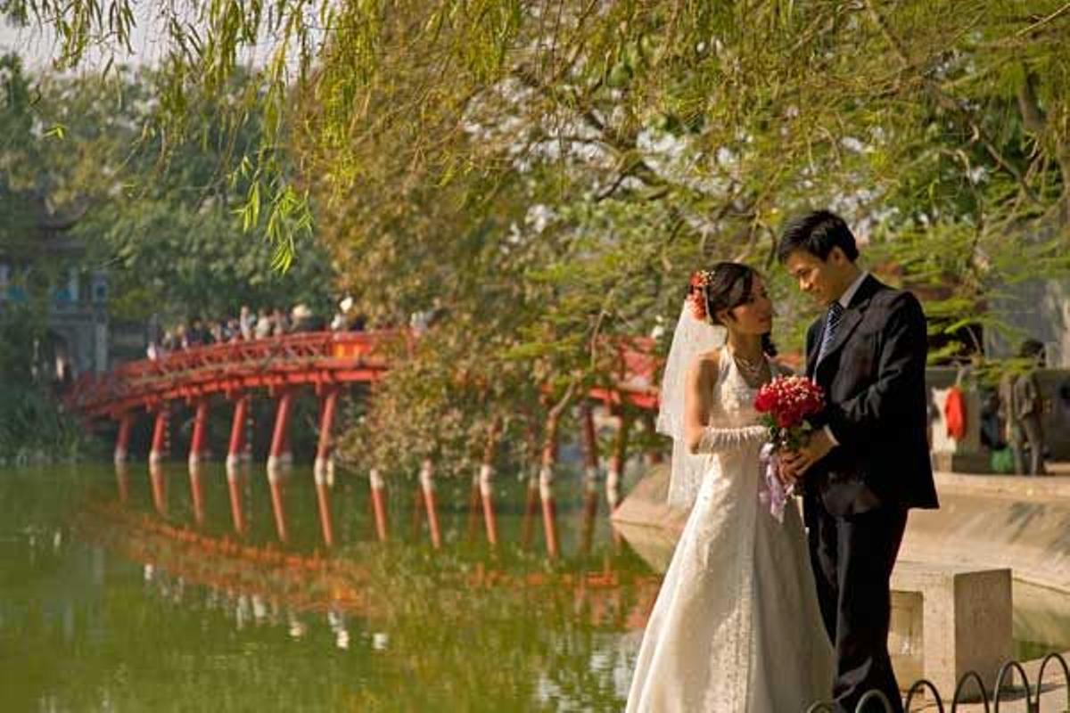 Boda en el lago de Hanoi