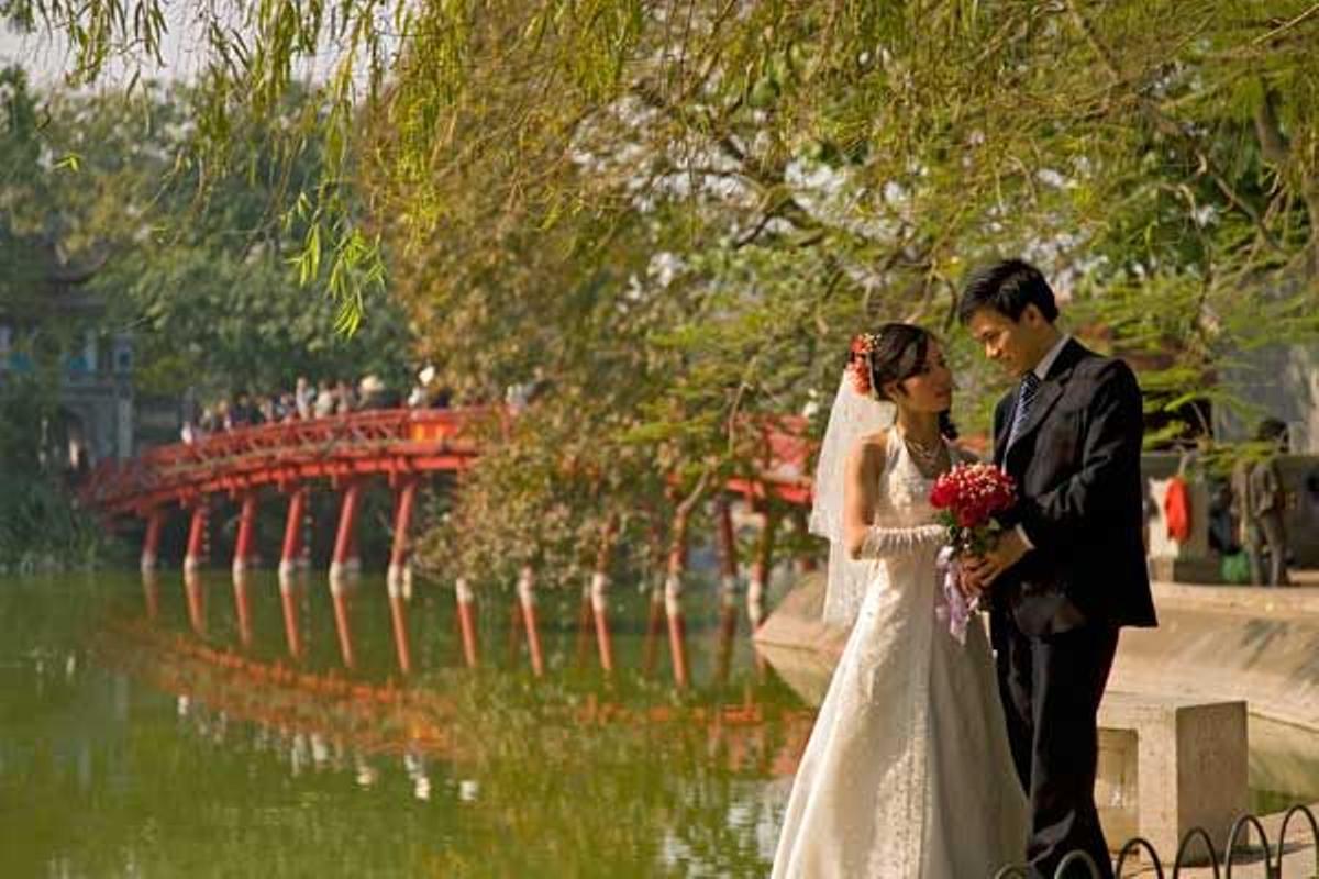 Boda en el lago de Hanoi