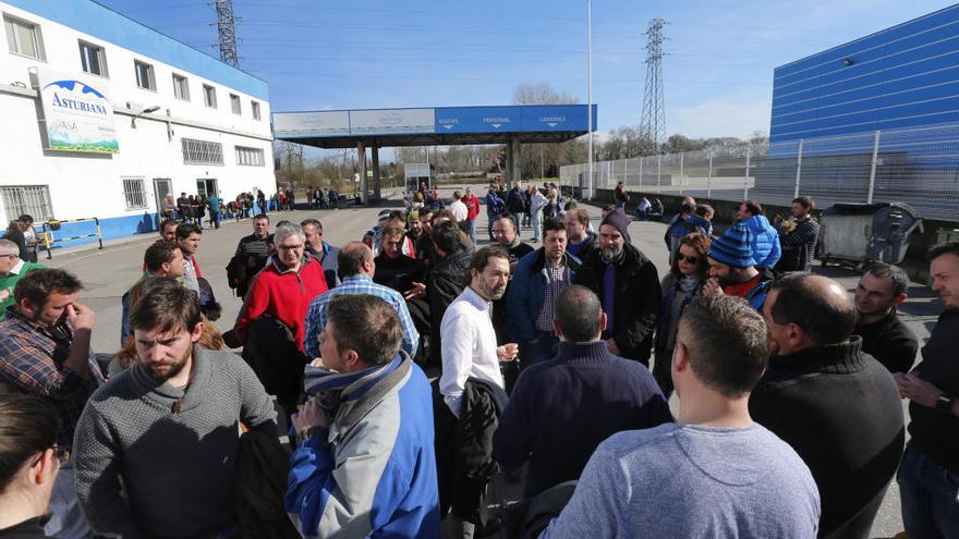 Capsa vuelve al trabajo en Granda a la espera de la negociación del lunes