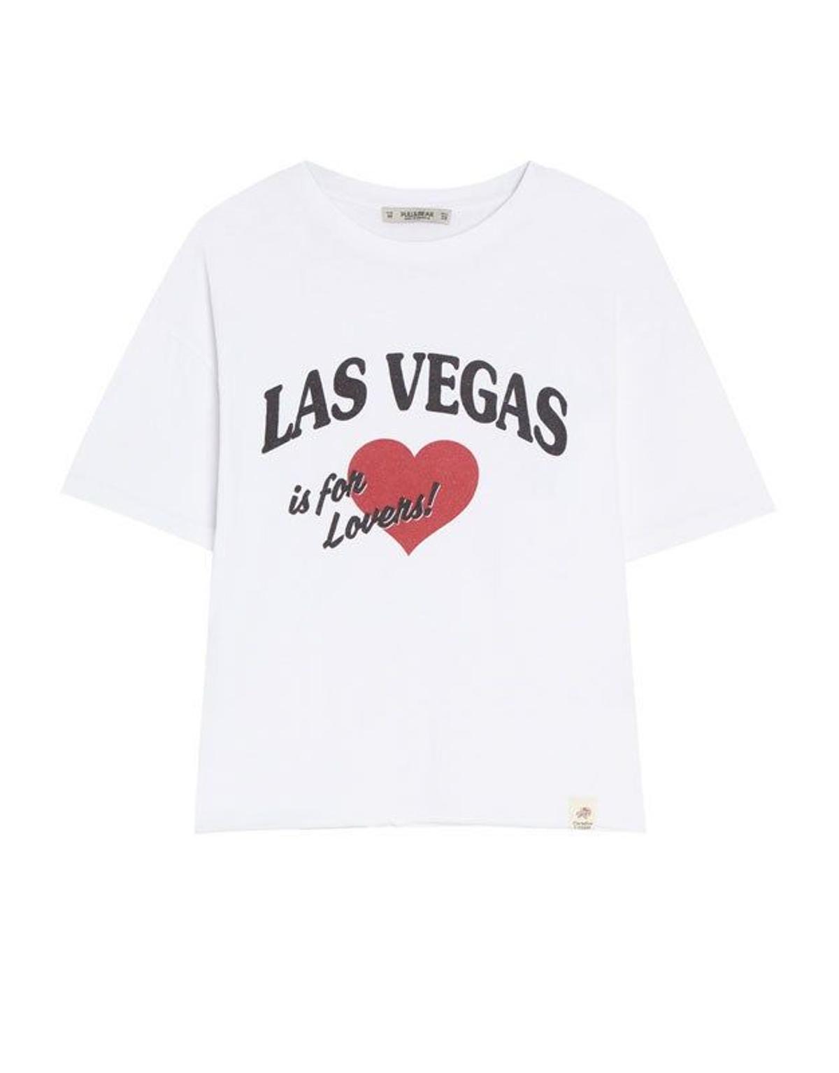 Camiseta con mensaje 'Las Vegas is for lovers!' de Pull&amp;Bear. (Precio: 9, 99 euros)