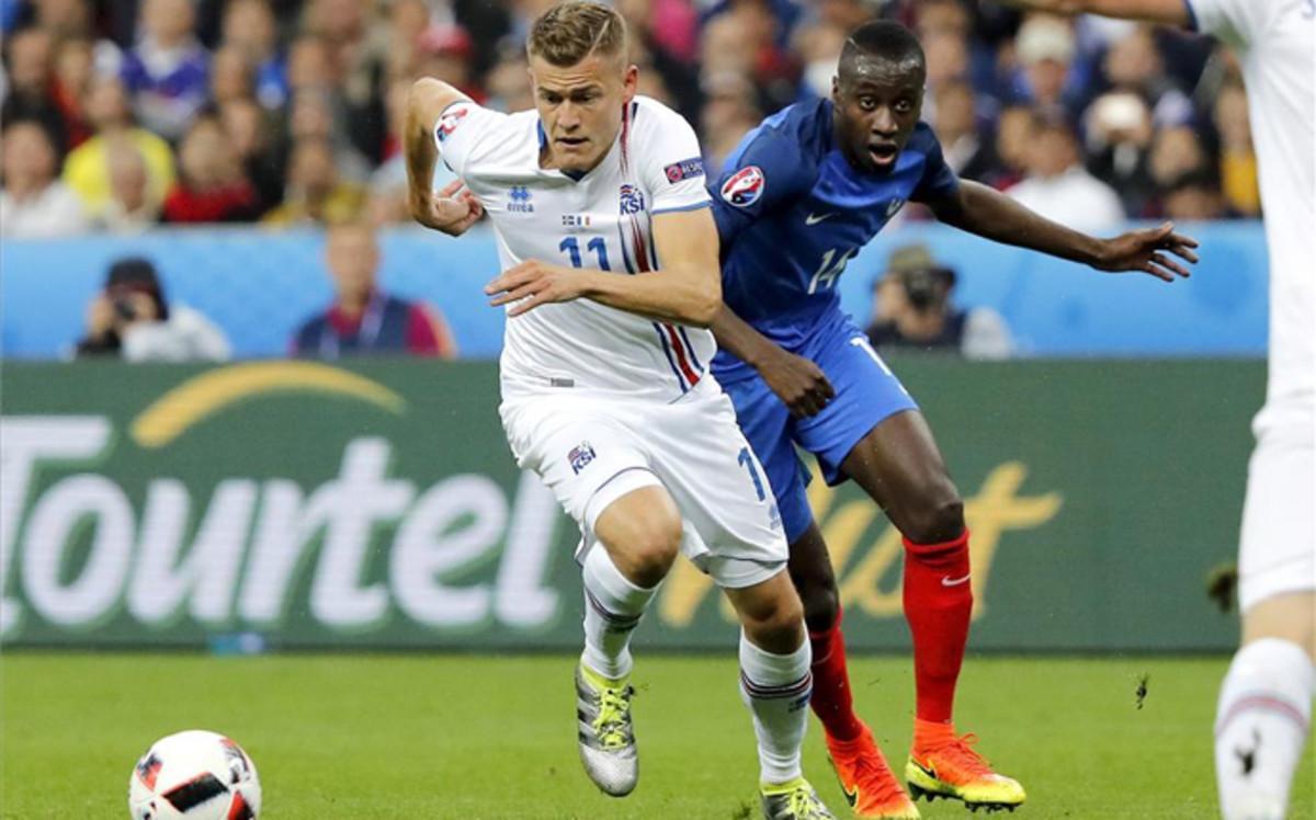 Finnbogason disputó la segunda mitad ante Francia