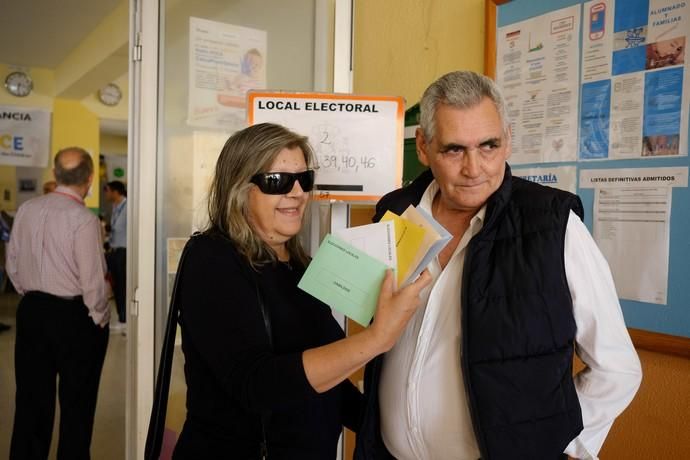Las Palmas de Gran Canaria. Votaciones en el colegio Agua Dulce.  | 26/05/2019 | Fotógrafo: José Carlos Guerra
