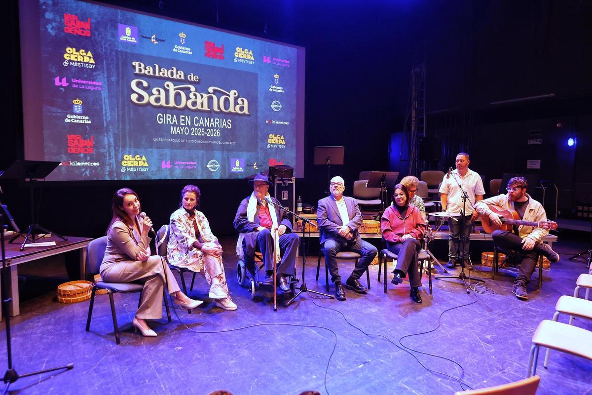 Instante de la presentación del espectáculo 'Balada de Sabanda' en el Paraninfo de la ULL.