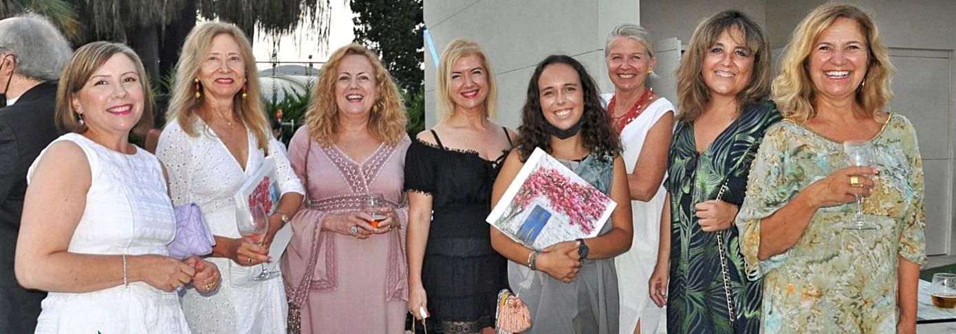 Antonia Roig, Nati Marí, María Ribas, Neli Marí, Alba Noguera, Quintia García, Susana Juan y María Ribas.