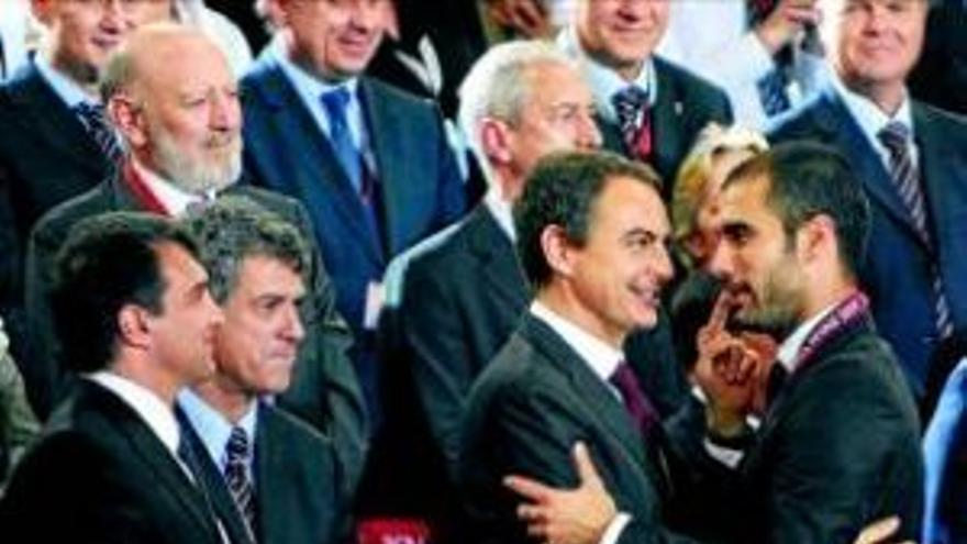 Zapatero ve excesivo el pago hecho por Ronaldo