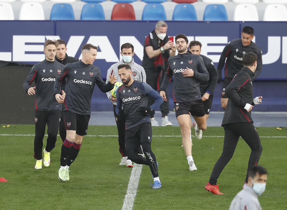 Sesión del Levante en el Ciutat antes de enfrentarse al Valencia