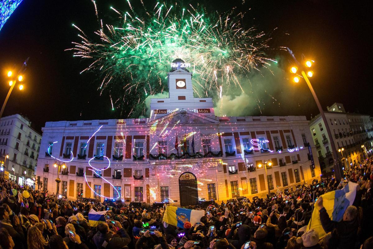 Celebración del año nuevo en la Puerta del Sol (Madrid).