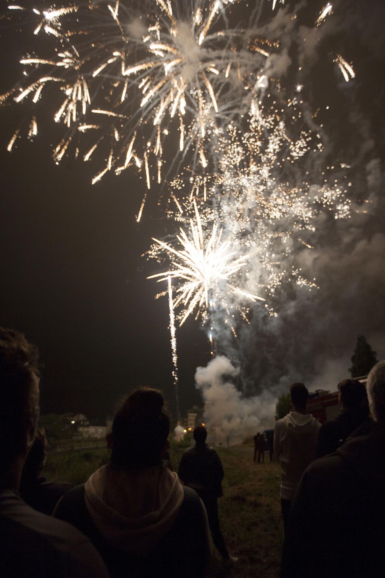 Fuegos artificiales en las fiestas de San Paio, en A Estrada, en 2019.