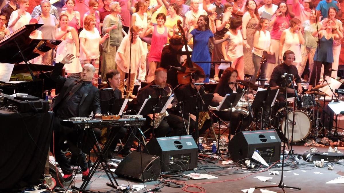 Concierto de Matthew Herbert con la Brexit Big Band en el Teatre Grec