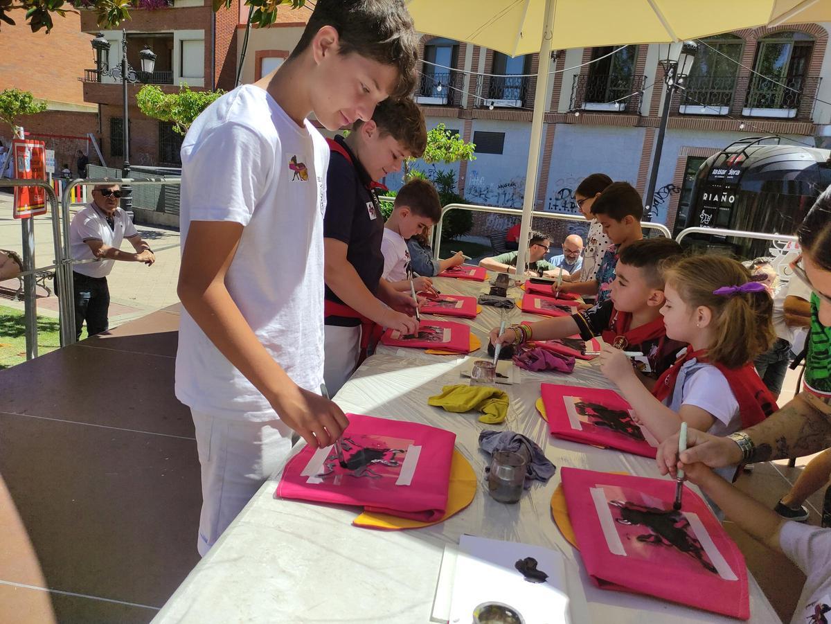 Taller de "Revoleras de Colores" de Mer Fidalgo.