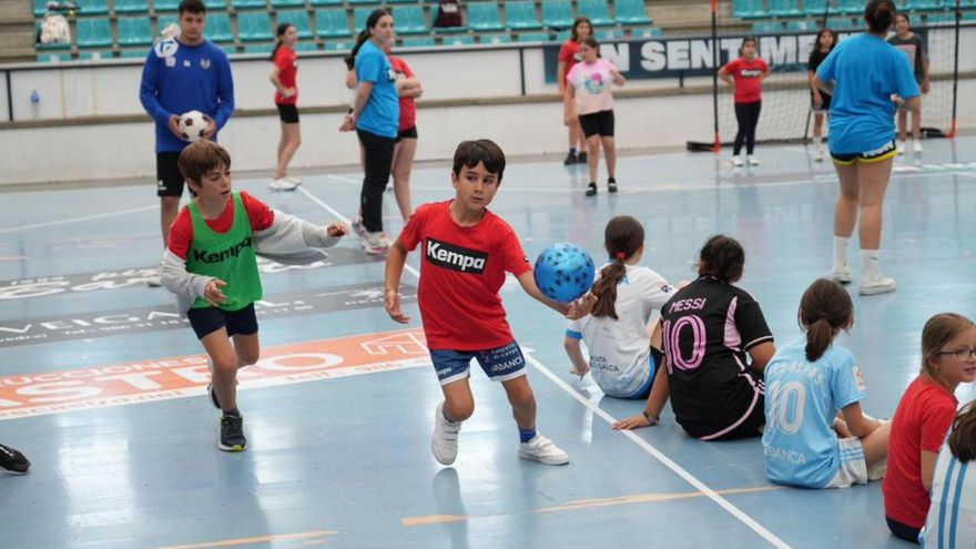 Una actividad del verano pasado en O Gatañal. | Róber Pastoriza