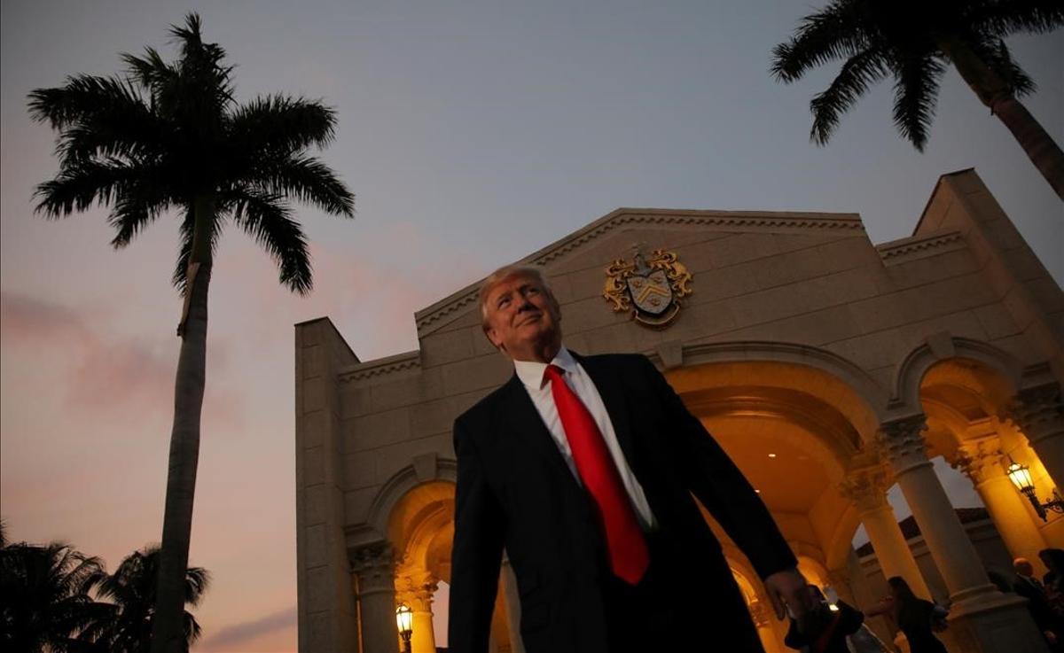Donald Trump, a su llegada al Trump International Golf club para presenciar la Super Bowl, en West Palm Beach, Florida, el 5 de febrero del 2017.