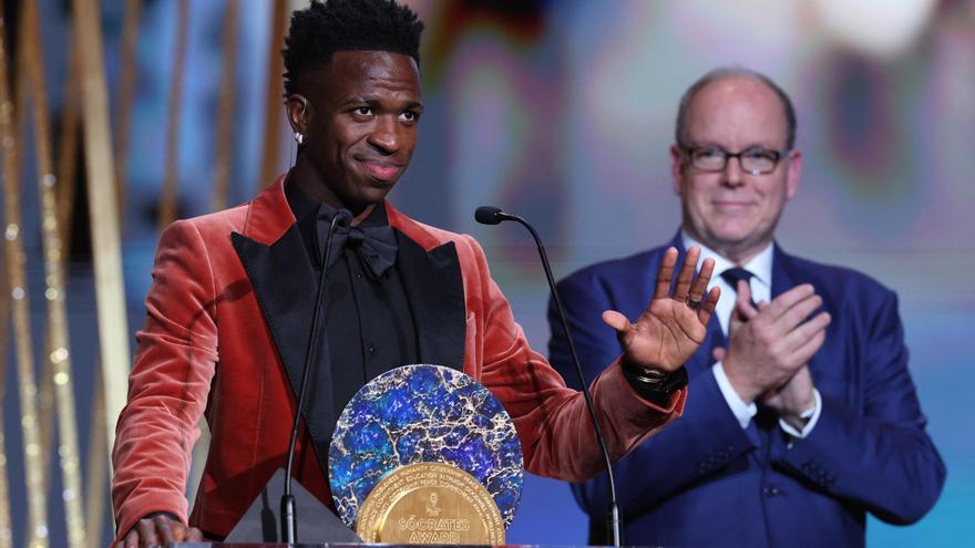 El Valencia, en defensa de su afición tras la foto de Vinícius y Mestalla en la Gala del Balón de Oro