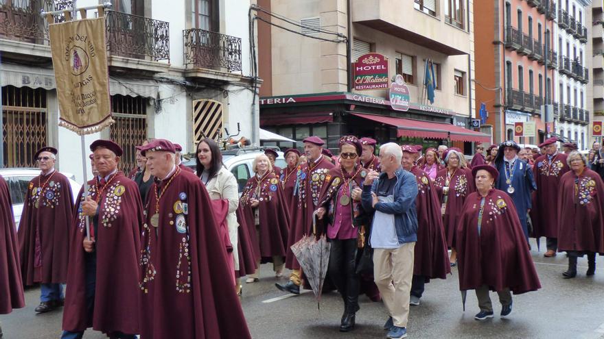 Cangas se rinde a la gran fiesta del vino