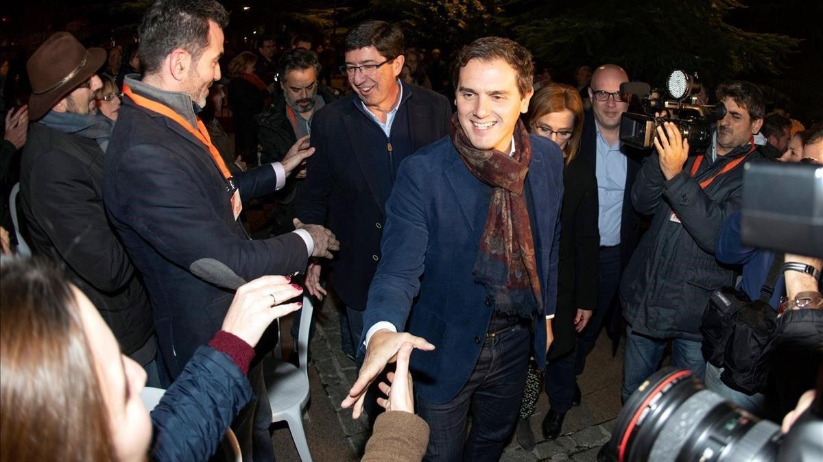 El presidente de Cs, Albert Rivera, apoya al candidato Juan Marín, en el cierre de campaña, en Granada.