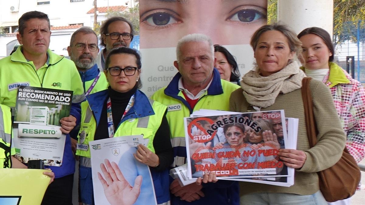 Protesta contra las agresiones a sanitarios en Águilas