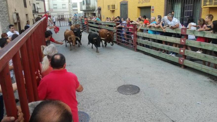 Los más pequeños disfrutan de unas fiestas muy refrescantes