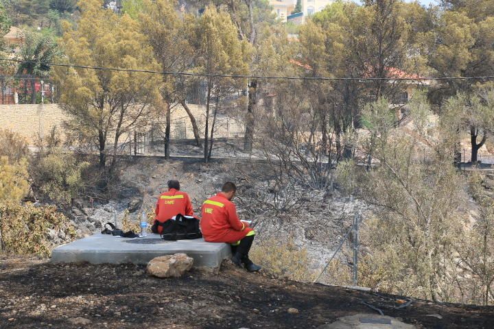 Incendio forestal entre Pinet, La drova y Marxuquera