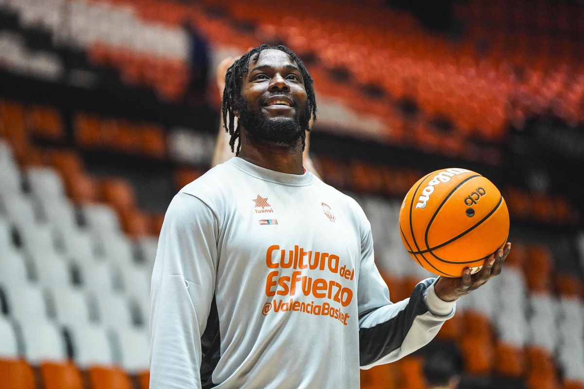 Semi Ojeleye, durante un entrenamiento en La Fonteta