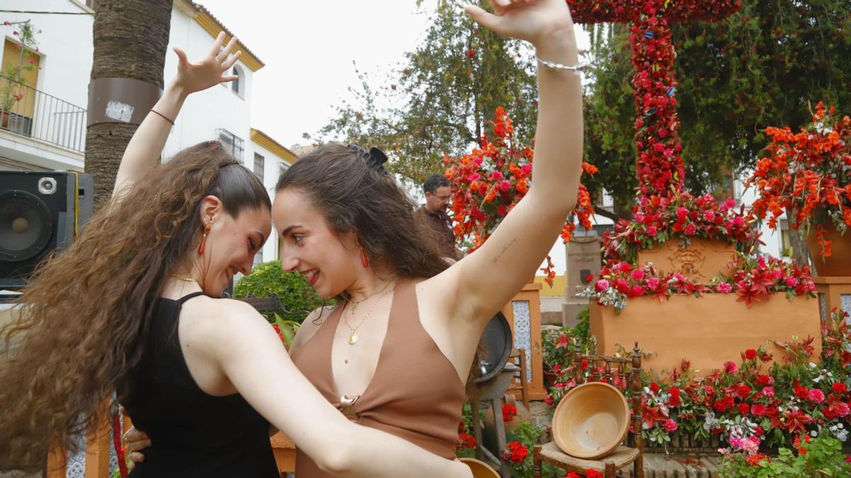Las cruces de mayo de La Soledad, AVV Cañero Nueva y Acpacys ganan los primeros premios