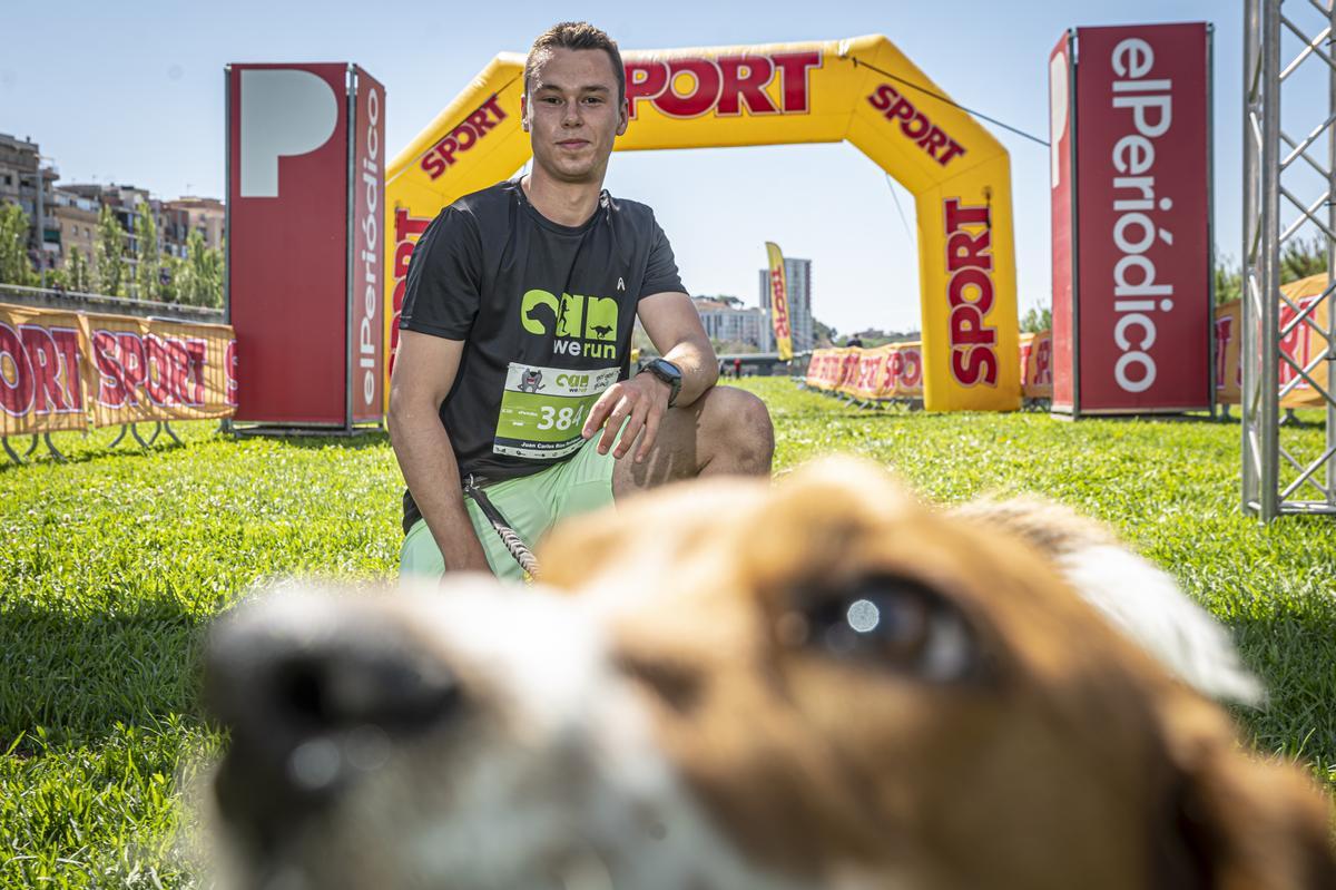 CAN WE RUN BARCELONA. La carrera organizada por Prensa Ibérica y El Periódico de Catalunya con la colaboración de Sport ,  donde las personas y sus mascotas perrunas corren en familia