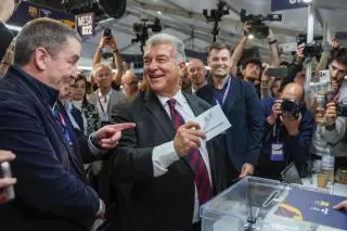 El día de Joan Laporta: Un baño de  masas permanente