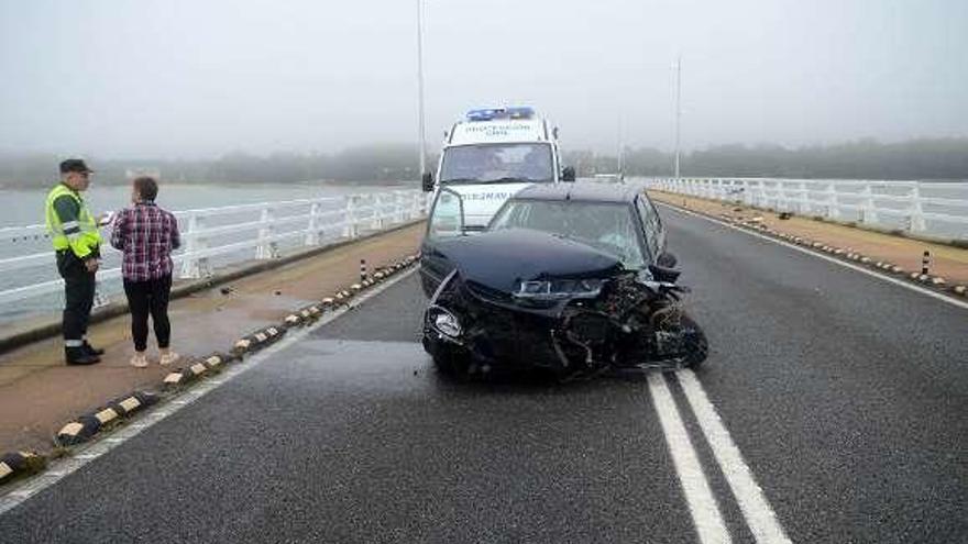 Aspecto en el que quedó el Citroën Saxo tras el impacto. // N. Parga