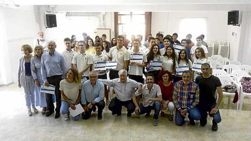 Entrega de diplomas a alumnos de Alcúdia