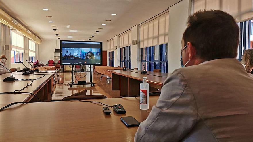 Videoconferencia de Michel Montaner con Isaura Navarro.