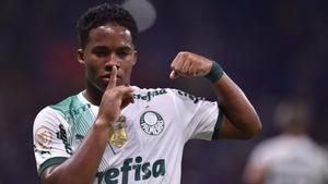 Endrick celebra el tanto que dio el título al Palmeiras